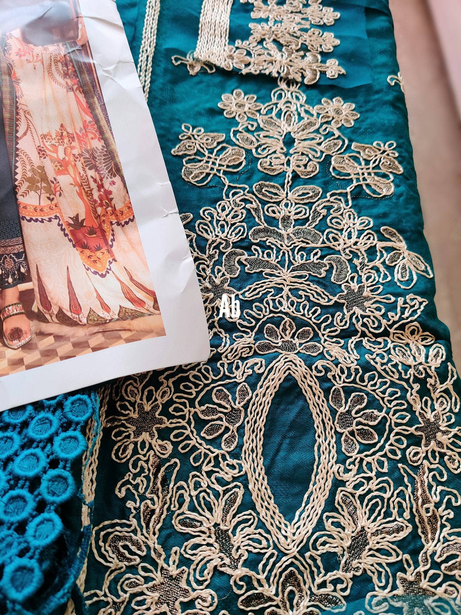 img_nureh_maya_linen_open_pics_awwal_boutique