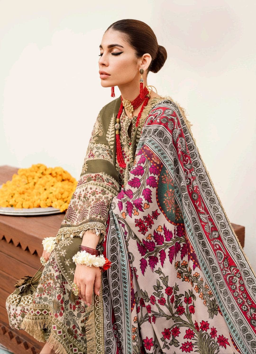 img_nureh_velvet_awwal_boutique