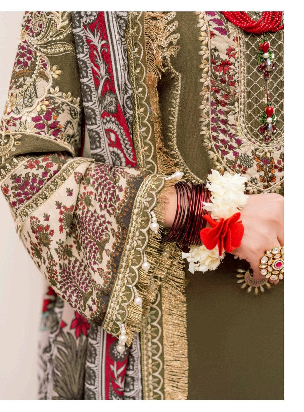 img_nureh_velvet_awwal_boutique
