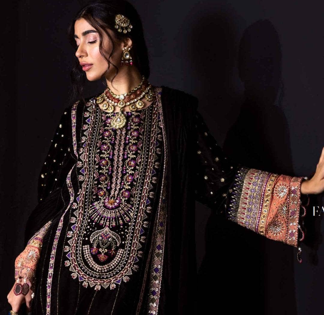 img_nureh_velvet_awwal_boutique