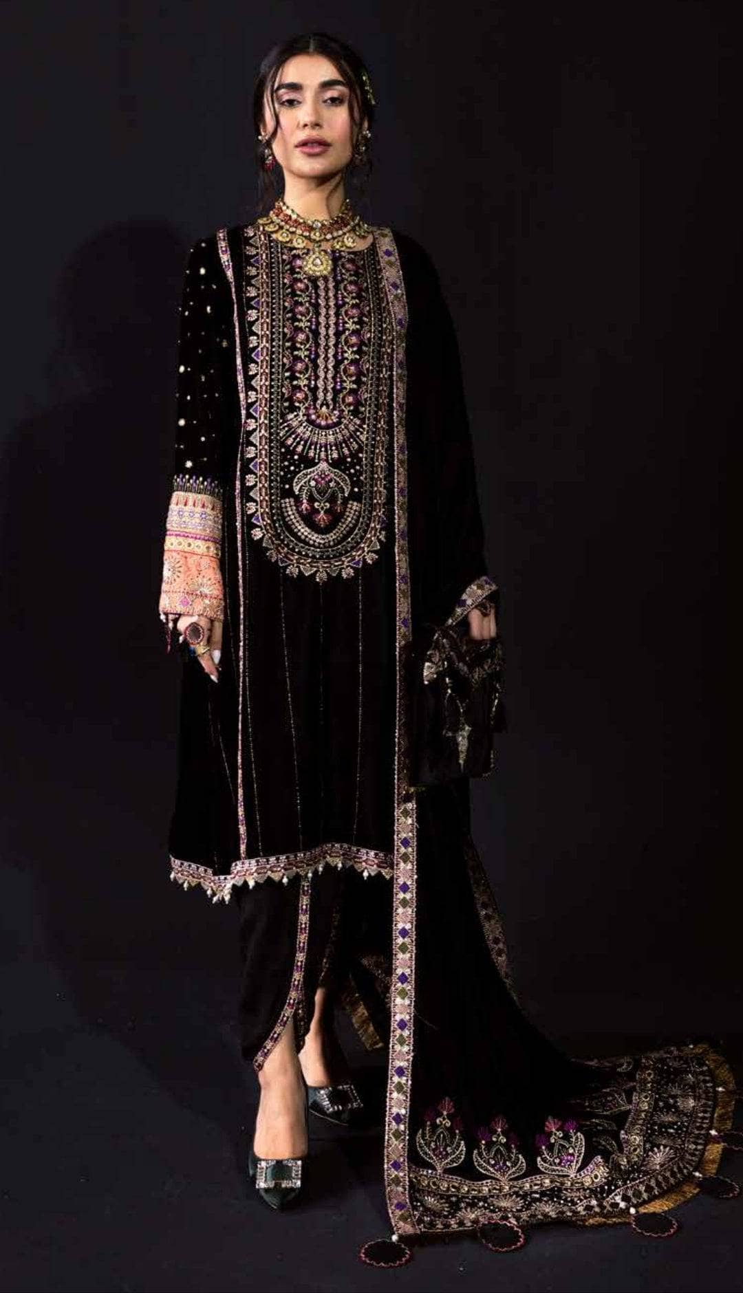 img_nureh_velvet_awwal_boutique