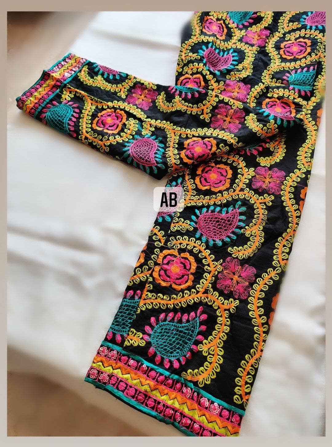 img_phulkari_ready_to_wear_shalwar_awwal_boutique