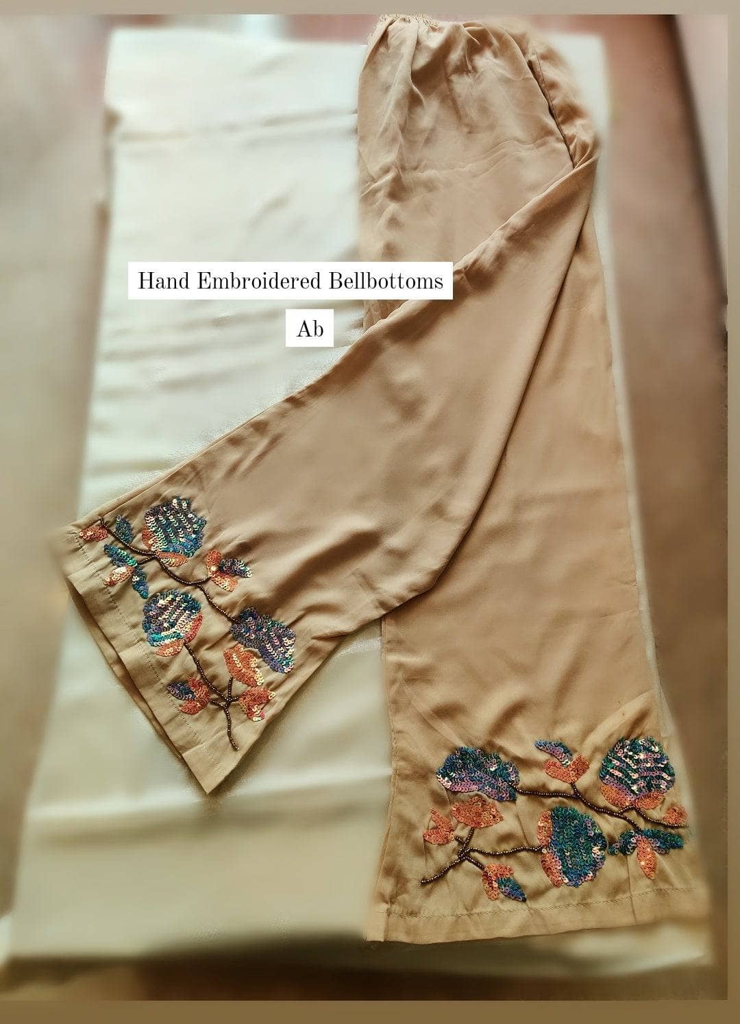 img_hand_embroidered_bellbottoms_awwal_boutique