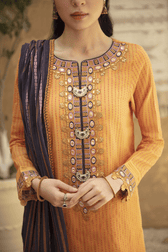 img_q_line_by_qalamkar_luxury_lawn_2021_awwal_boutique