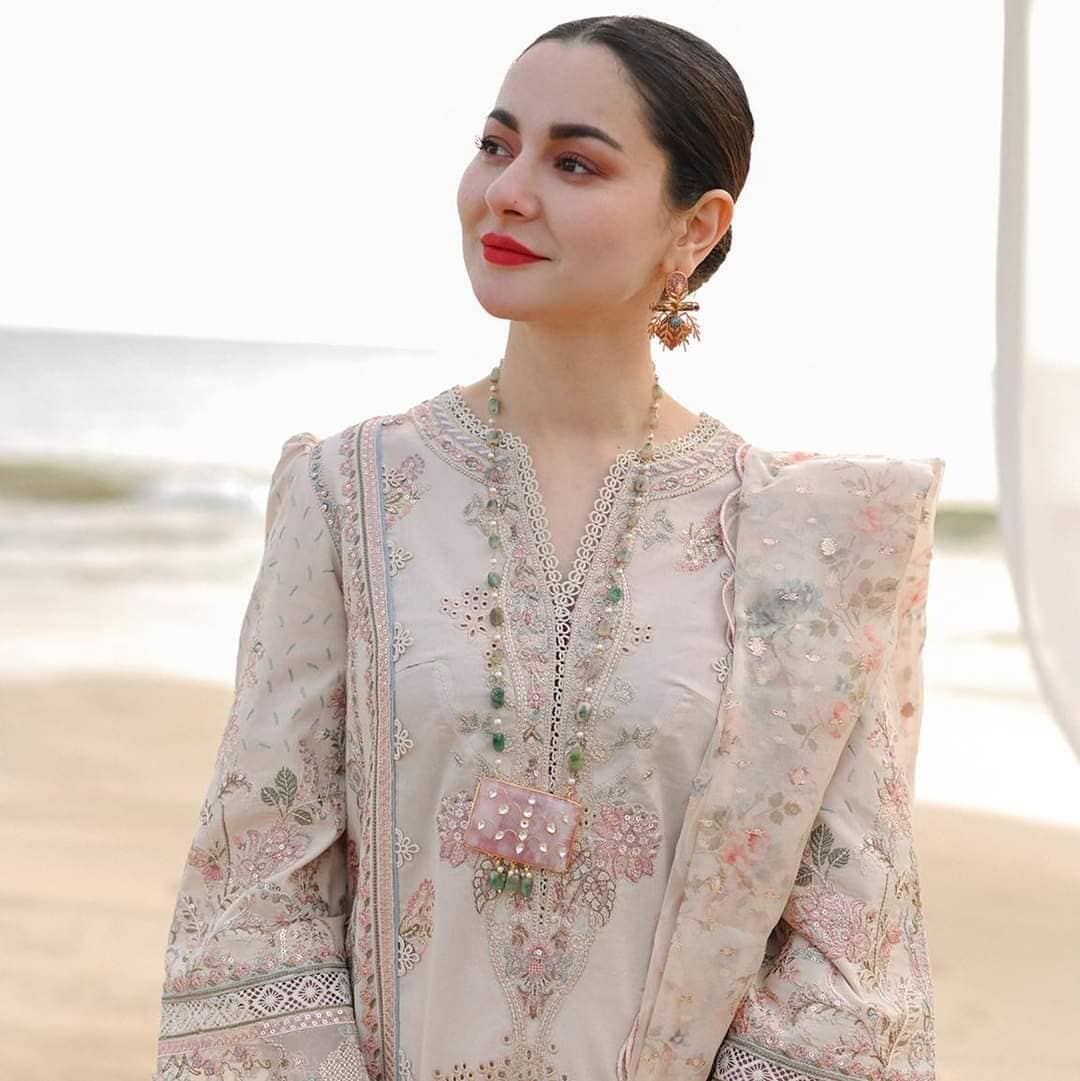 img_qalamkar_luxury_sahil_lawn_23_awwal_boutique