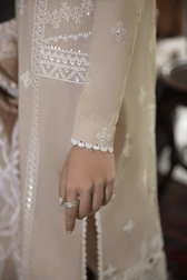 img_q_line_by_qalamkar_luxury_lawn_2021_awwal_boutique