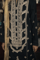 img_q_line_by_qalamkar_luxury_lawn_2021_awwal_boutique