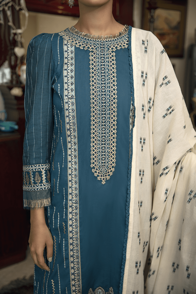 img_q_line_by_qalamkar_luxury_lawn_2021_awwal_boutique