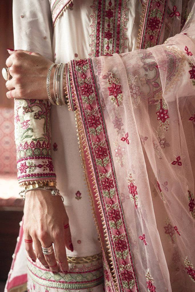 img_qalamkar_luxury_lawn_2021_awwal_boutique