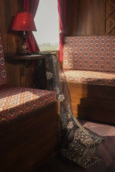 img_qalamkar_luxury_lawn_2021_awwal_boutique