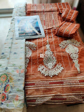 img_open_pics_qalamkar_lawn_awwal_boutique
