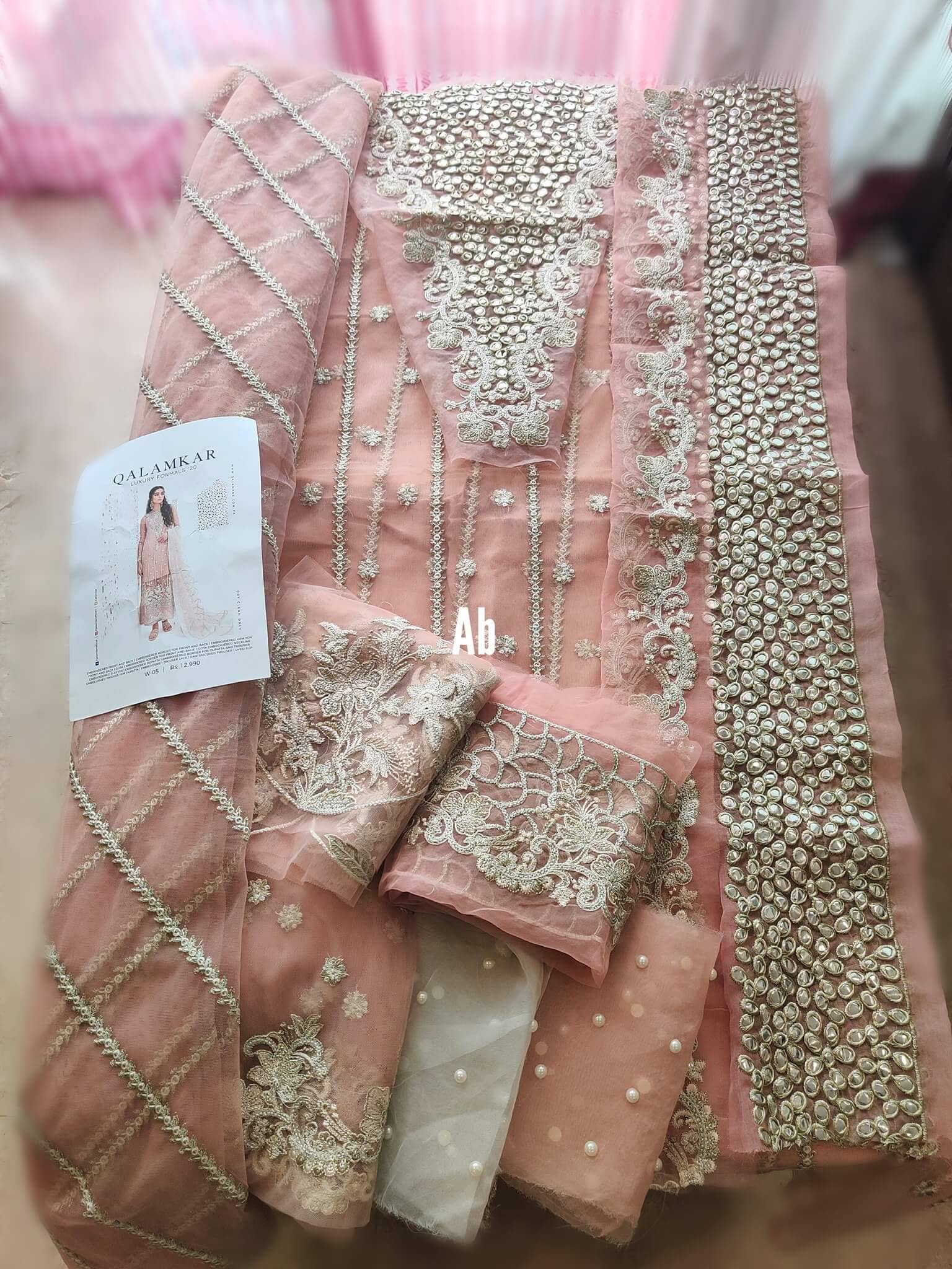 img_open_pics_qalamkar_luxury_formals_awwal_boutique