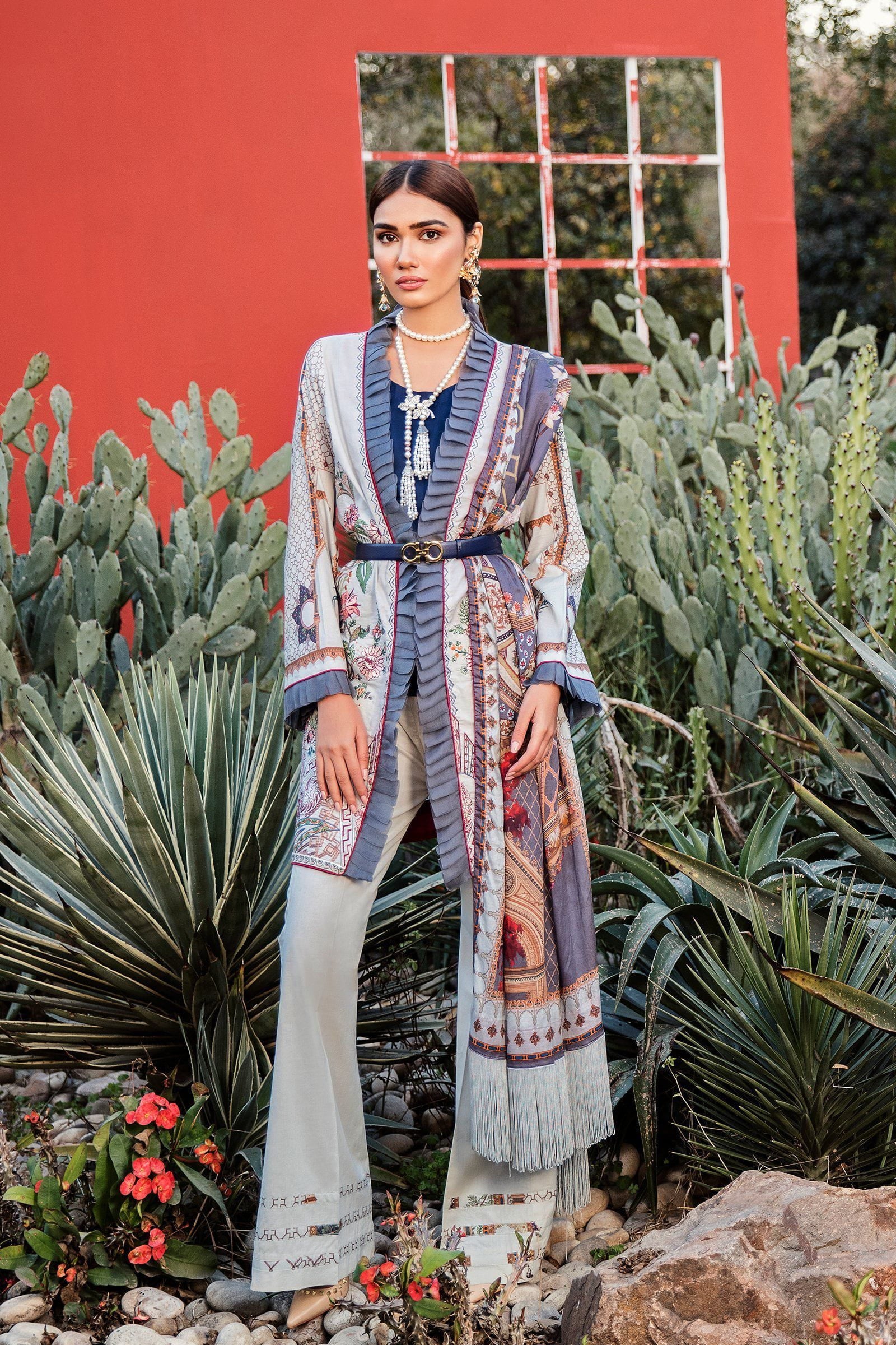 img_qalamkar_qline_lawn_pakistani_suit_awwal_boutique