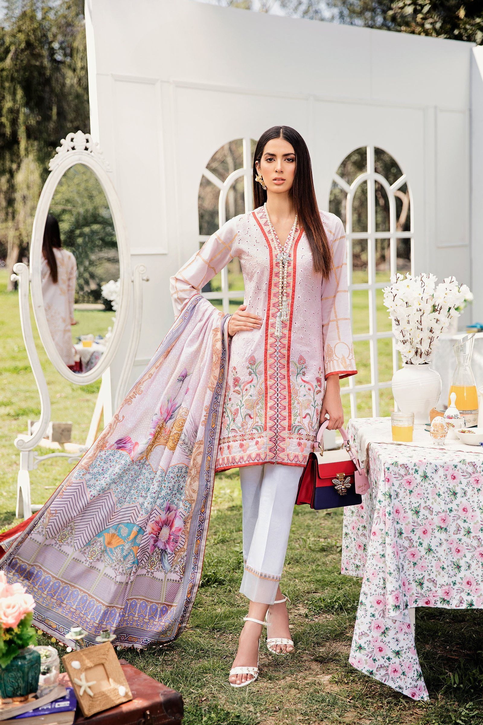 img_qalamkar_qline_lawn_pakistani_suit_awwal_boutique