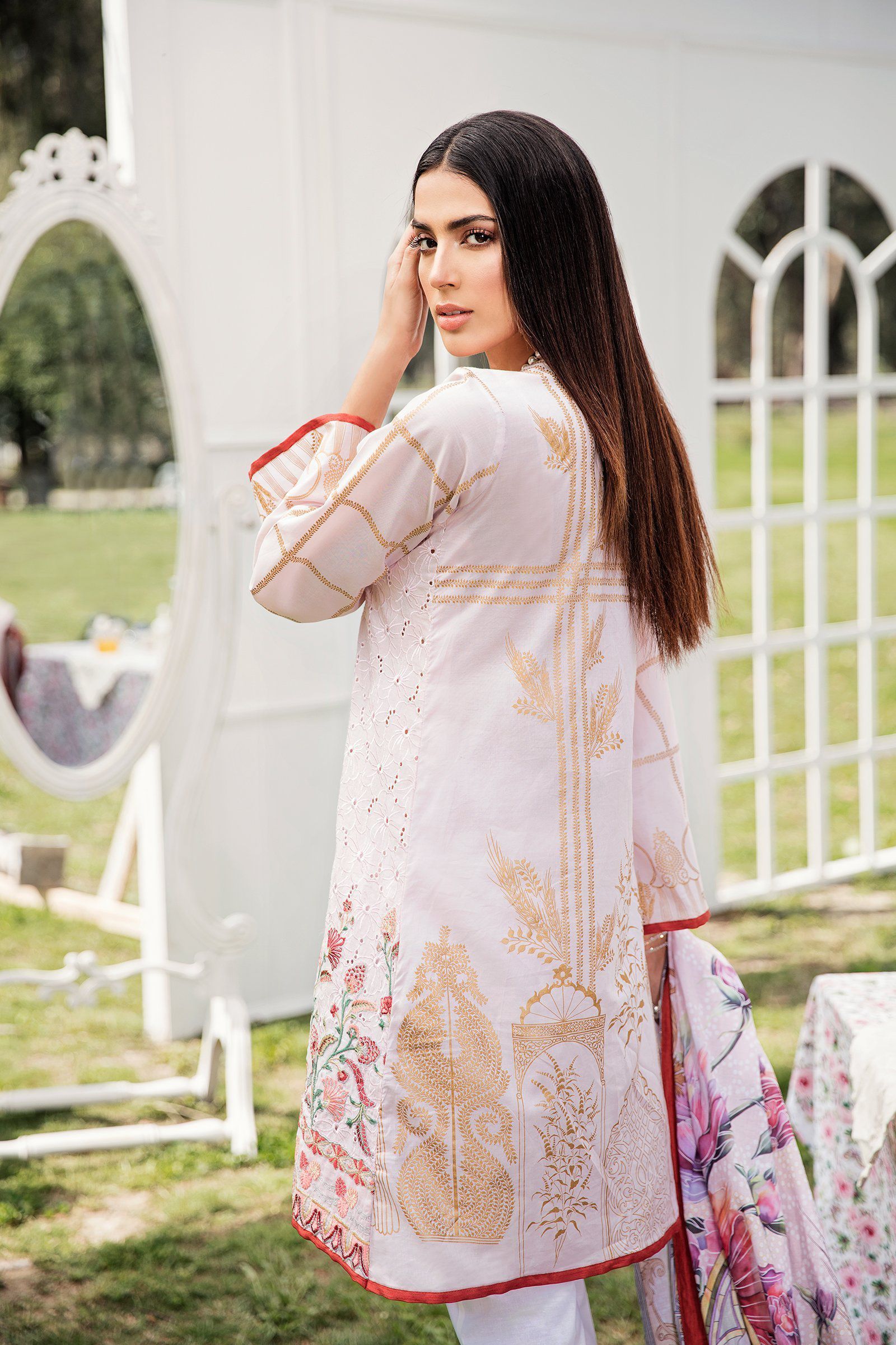 img_qalamkar_qline_lawn_pakistani_suit_awwal_boutique