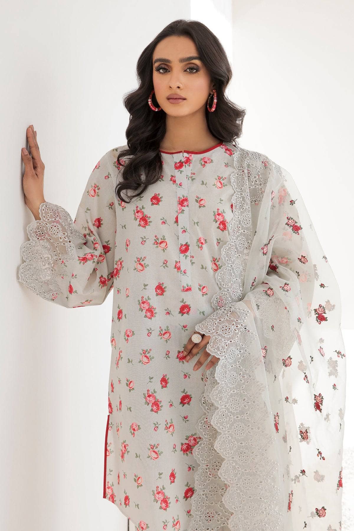img_baroque_exclsuive_unstitched_lawn_23_awwal_boutique