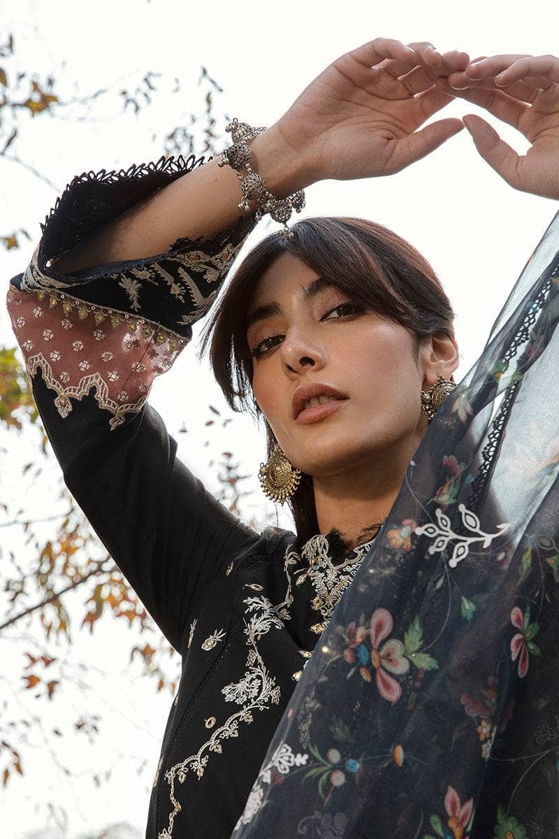 img_qalamkar_q_line_lawn_23_awwal_boutique