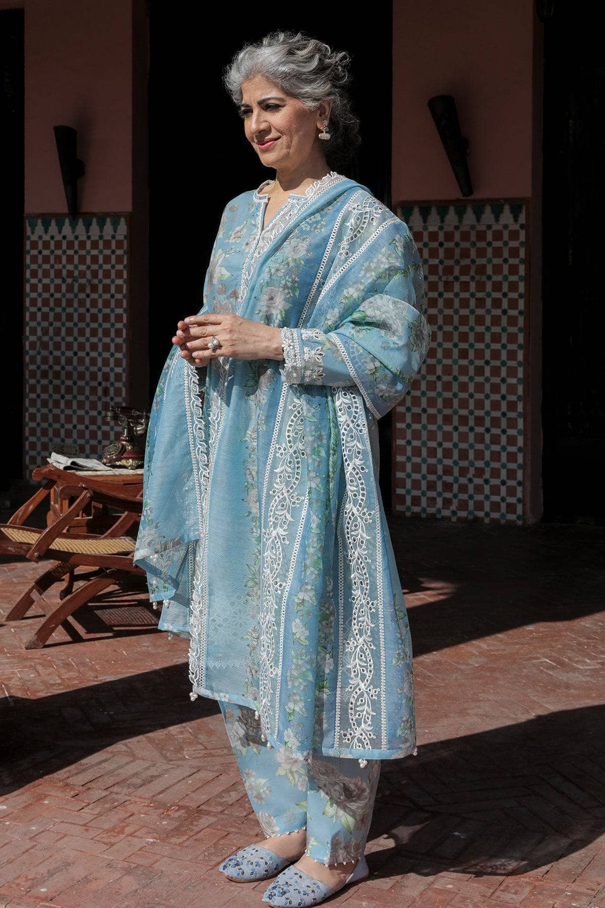 img_baroque_exclsuive_unstitched_lawn_23_awwal_boutique