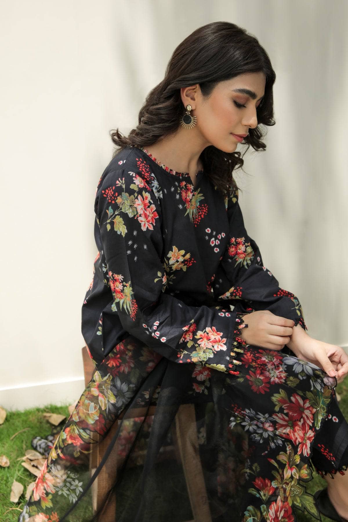 img_baroque_exclsuive_unstitched_lawn_23_awwal_boutique