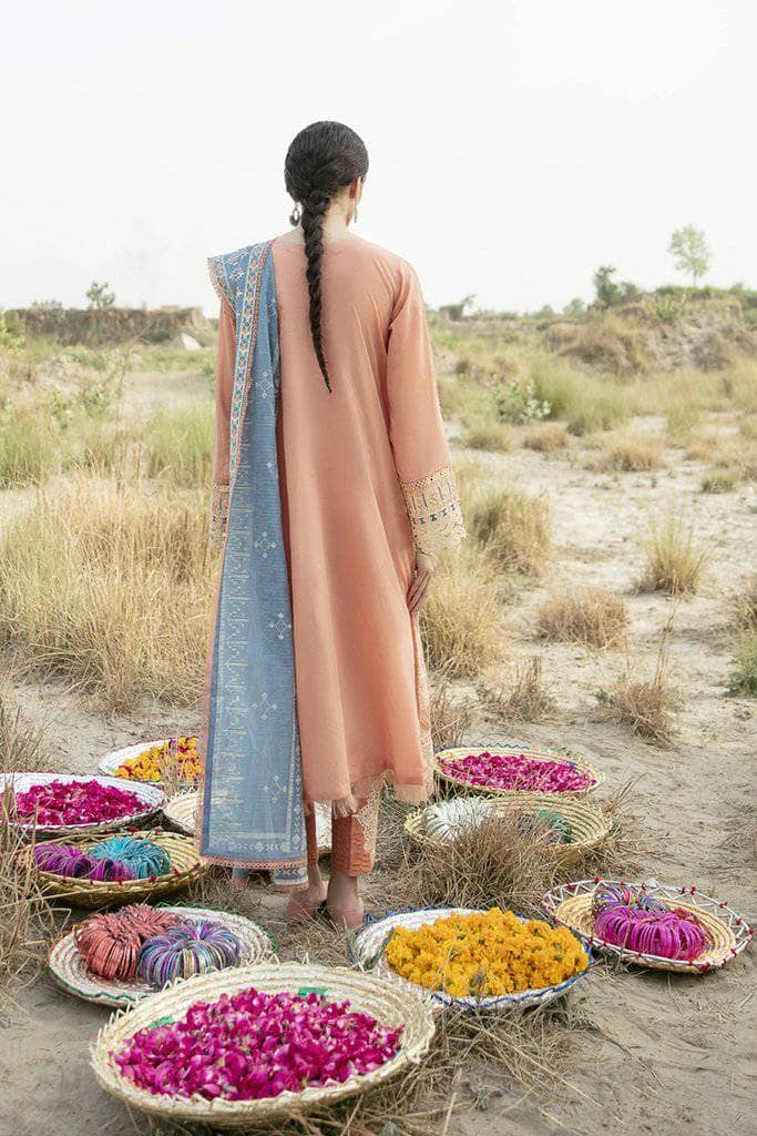 img_q_line_by_qalamkar_lawn_2021_awwal_boutique