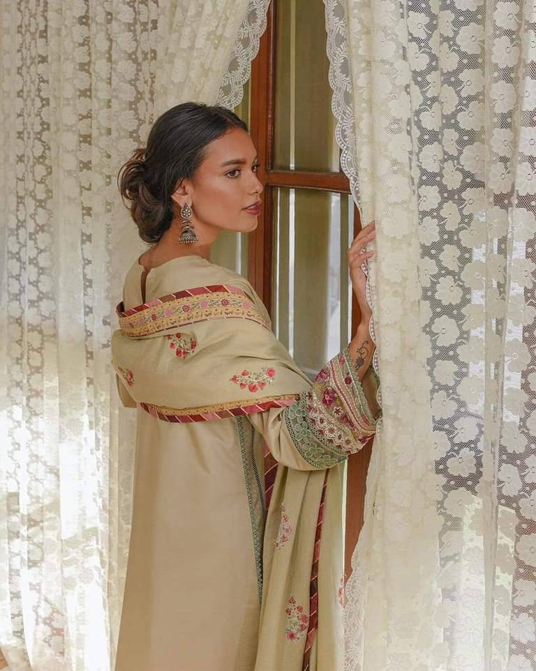 img_qalamkar_q_line_fall_winter_awwal_boutique