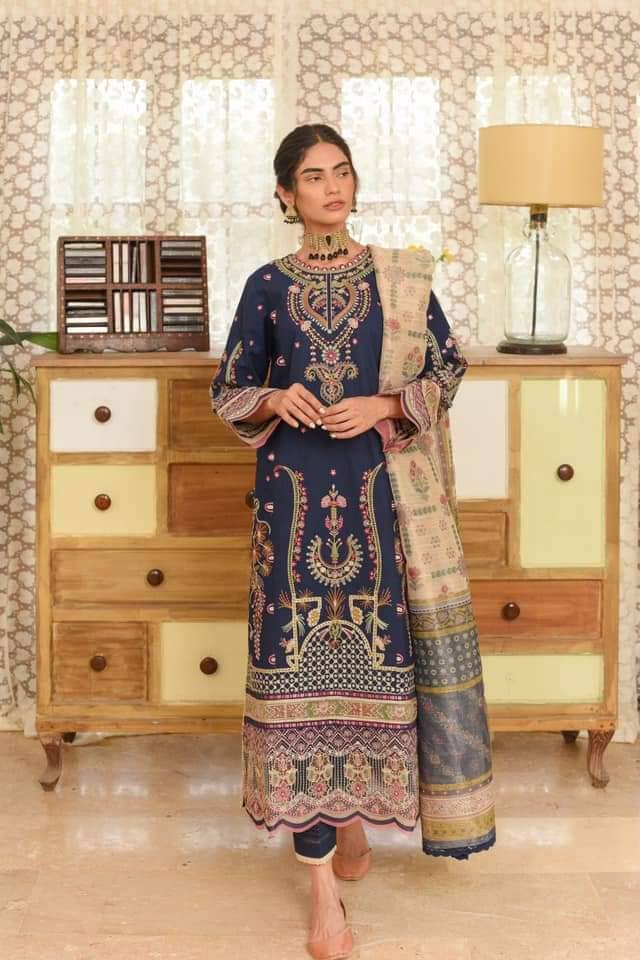 img_qalamkar_q_line_fall_winter_awwal_boutique