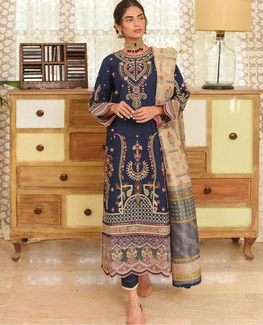img_qalamkar_q_line_fall_winter_awwal_boutique