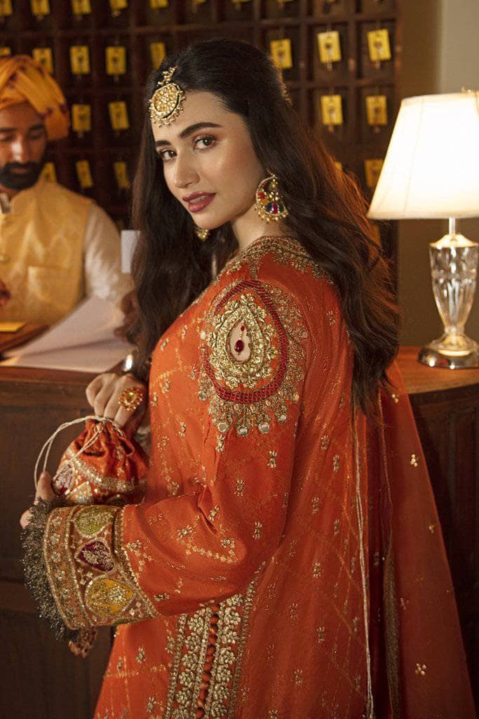 img_qalamkar_luxury_formals_awwal_boutique_shadmani