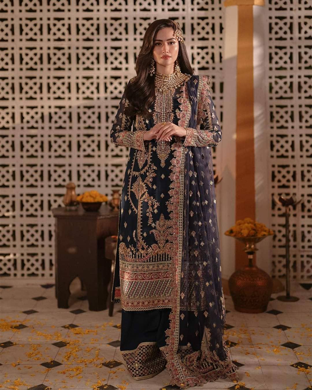 img_qalamkar_luxury_formals_awwal_boutique