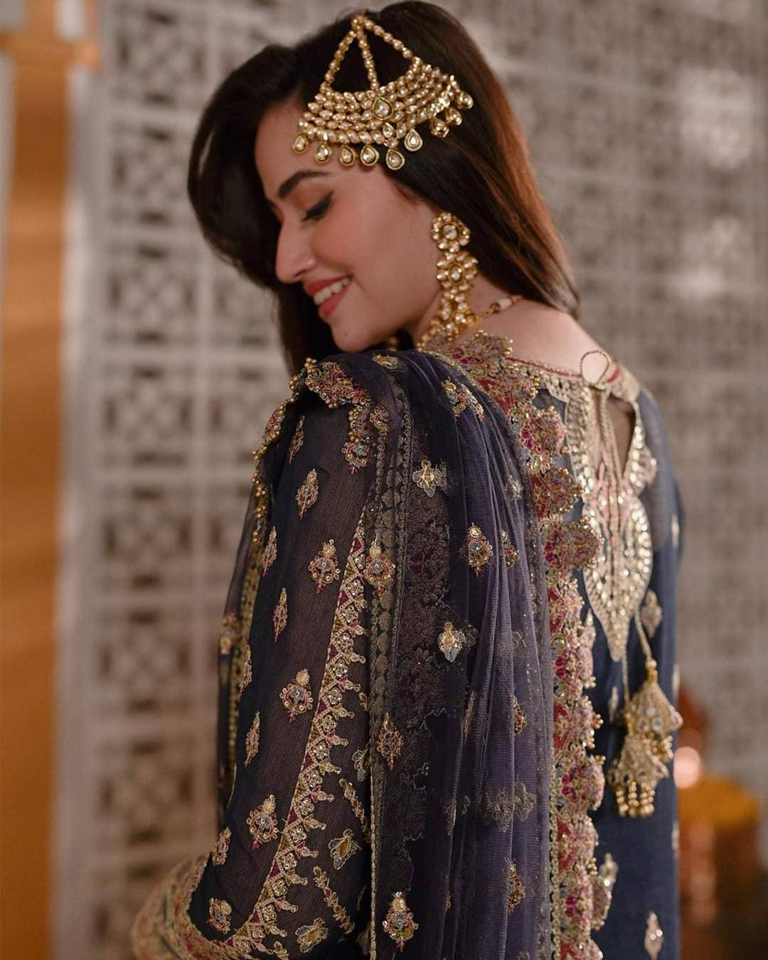 img_qalamkar_luxury_formals_awwal_boutique