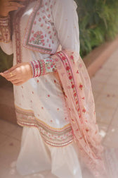 img_qalamkar_luxury_lawn_2021_awwal_boutique
