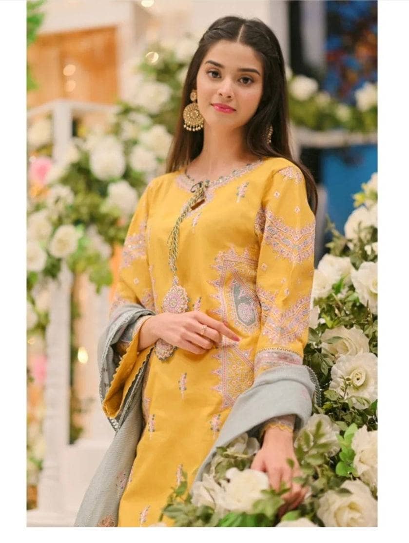 img_qalmakar_luxury_lawn_22_awwal_boutique