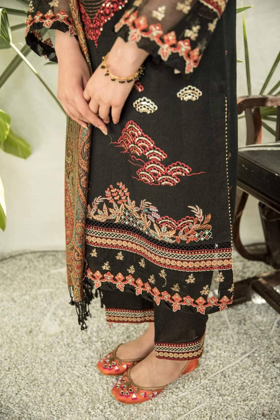 img_spotted_in_qalamkar_luxury_shawls_collection_awwal_boutique