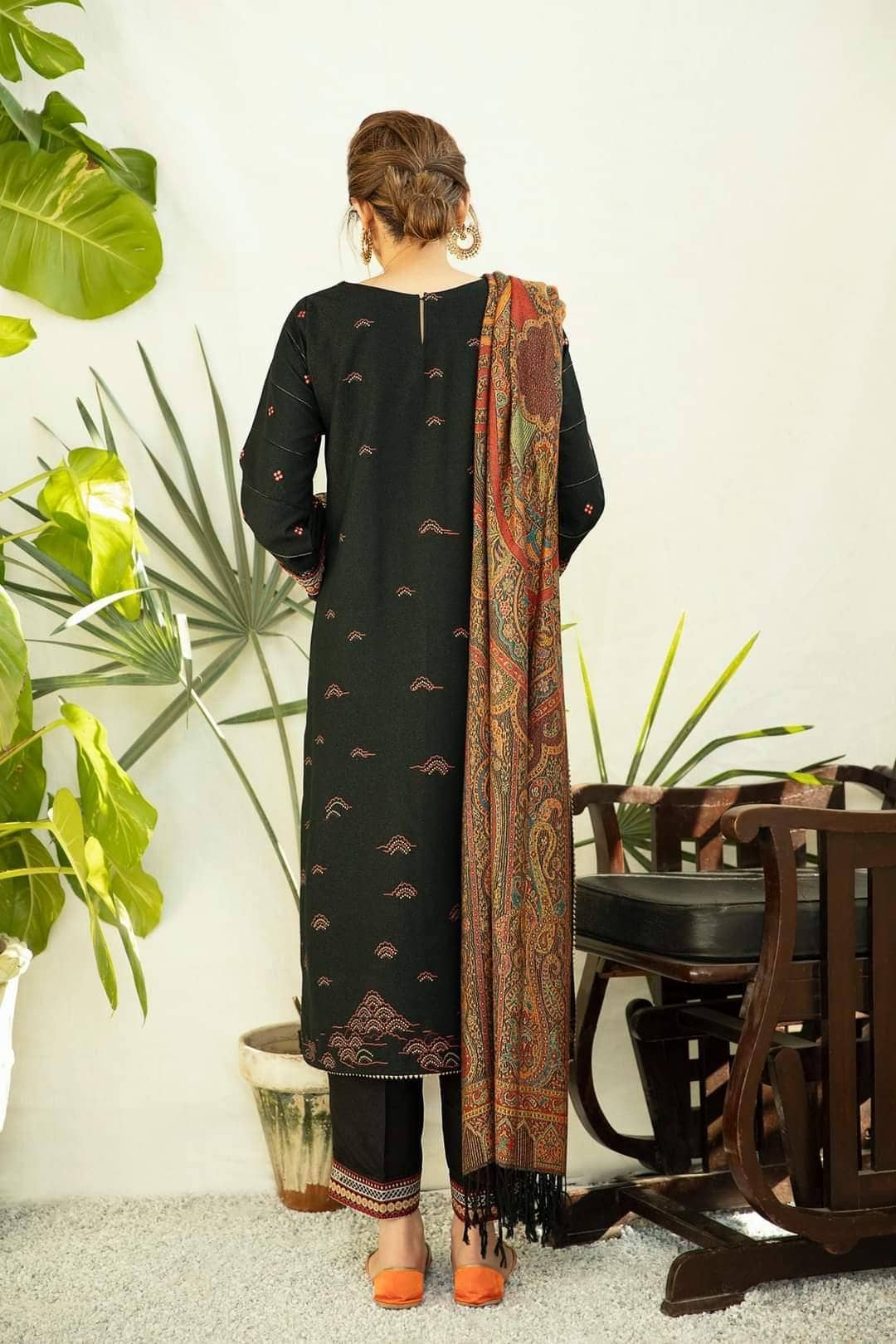 img_spotted_in_qalamkar_luxury_shawls_collection_awwal_boutique