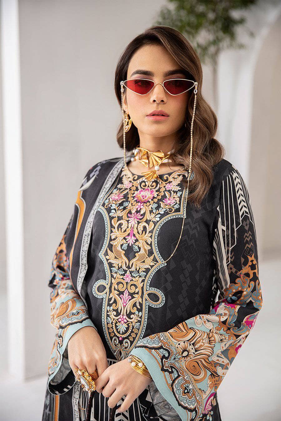 img_ramsha_reet_linen_awwal_boutique