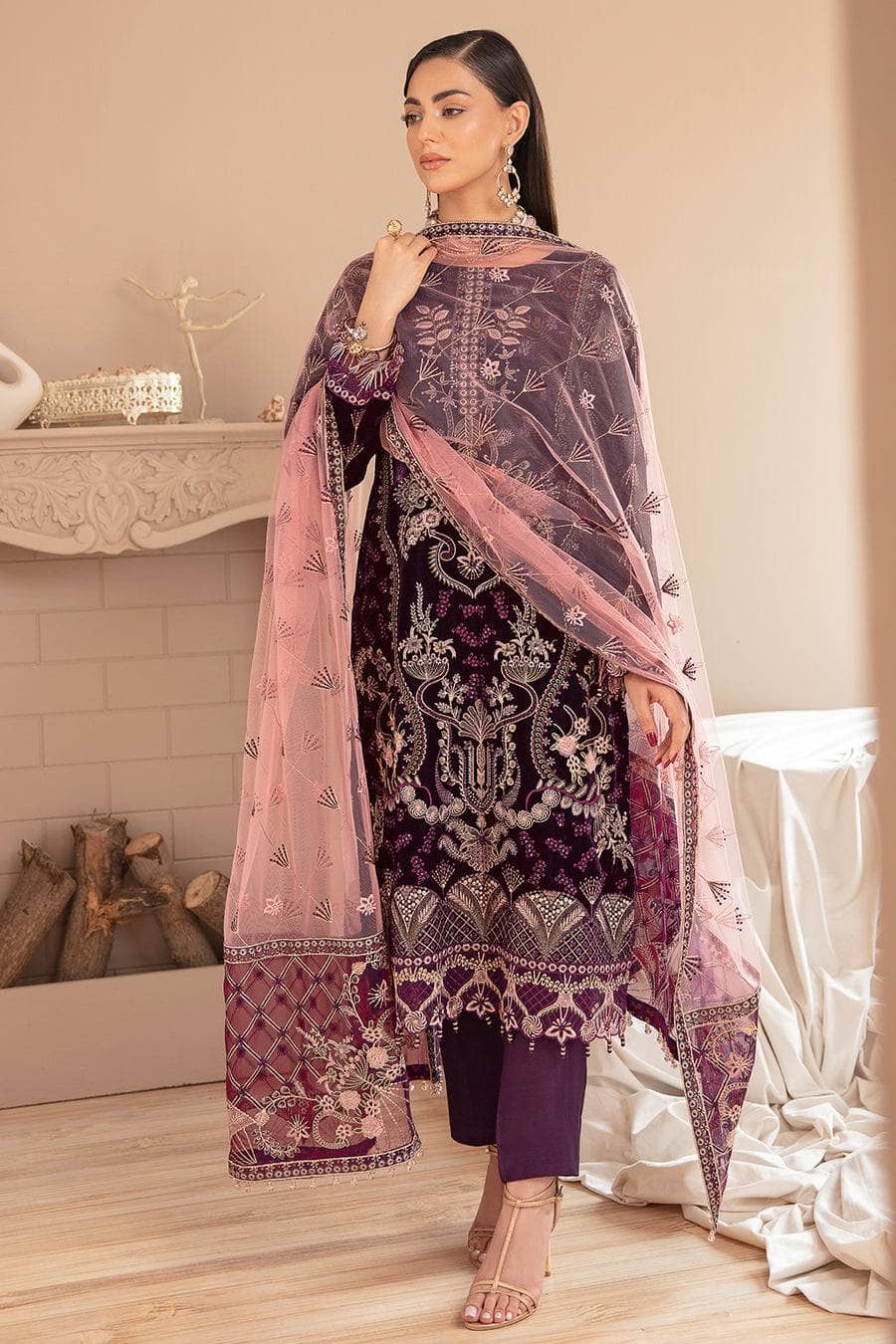 img_ramsha_velvet_awwal_boutique