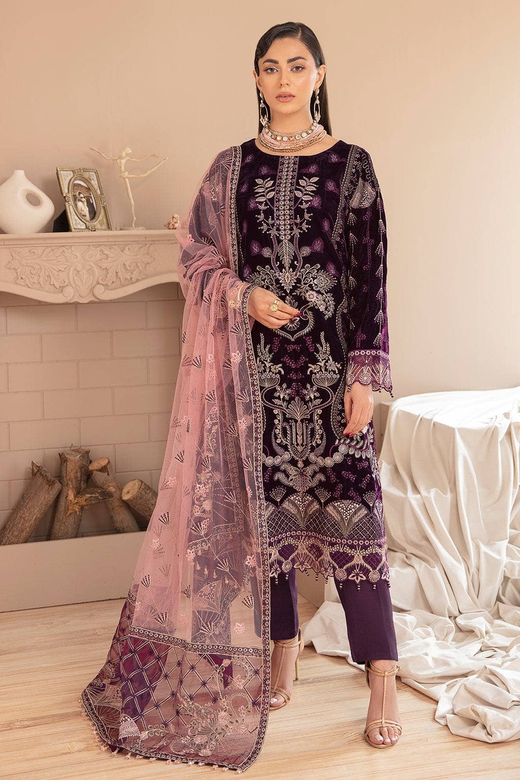 img_ramsha_velvet_awwal_boutique