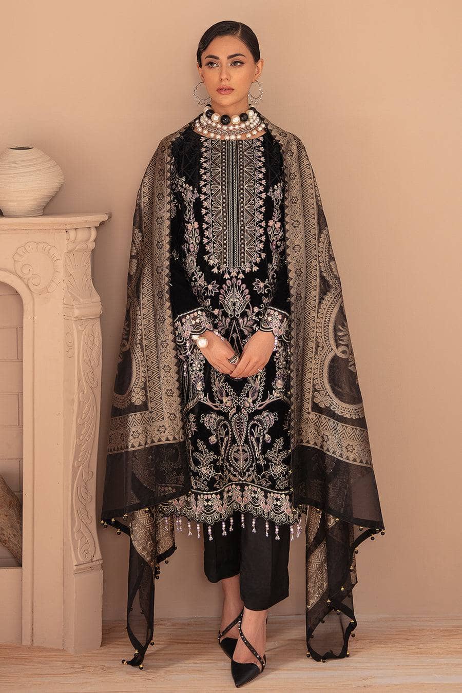 img_ramsha_velvet_awwal_boutique