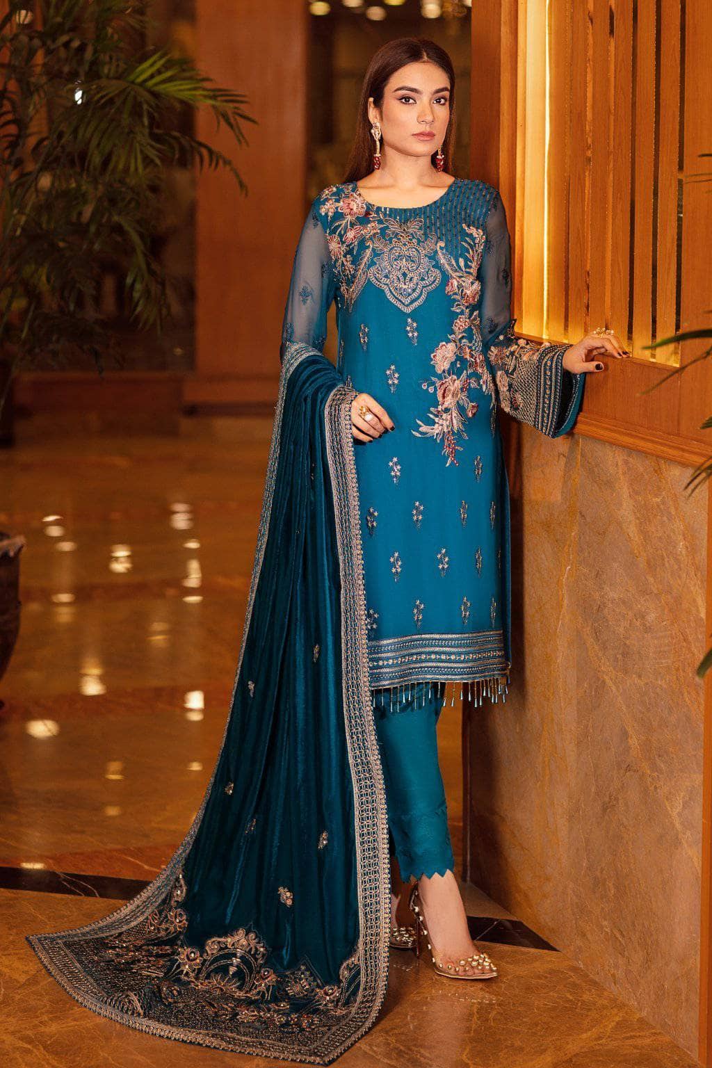 img_ramsha_velvet_awwal_boutique