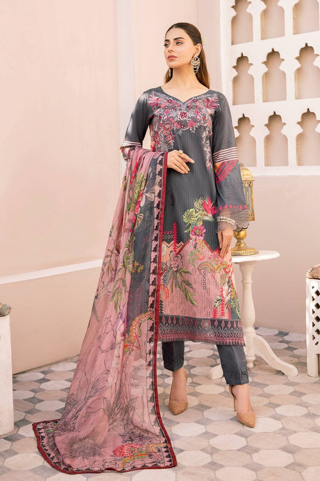 Img_rangrez_by_ramsha_lawn_22_awwal_boutique