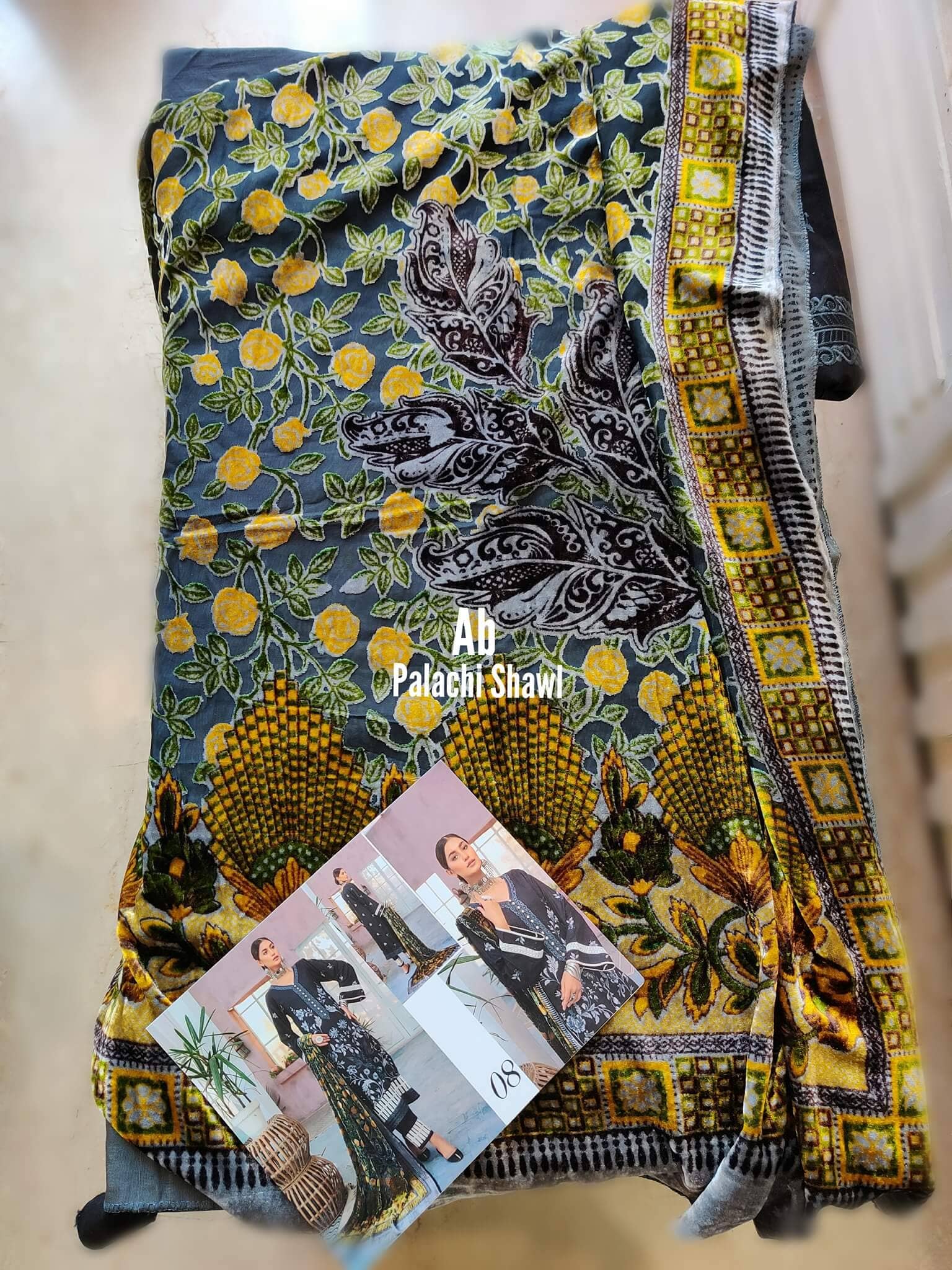 img_velvet_palachi_shawl_awwal_boutique