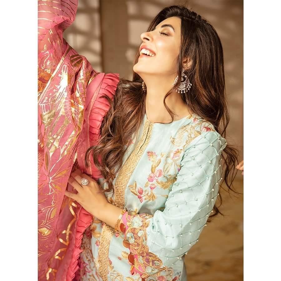 img_rang_rasiya_carnation_lawn_awwal_boutique