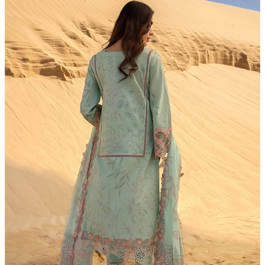 img_rang_rasiya_lawn_23_awwal_boutique