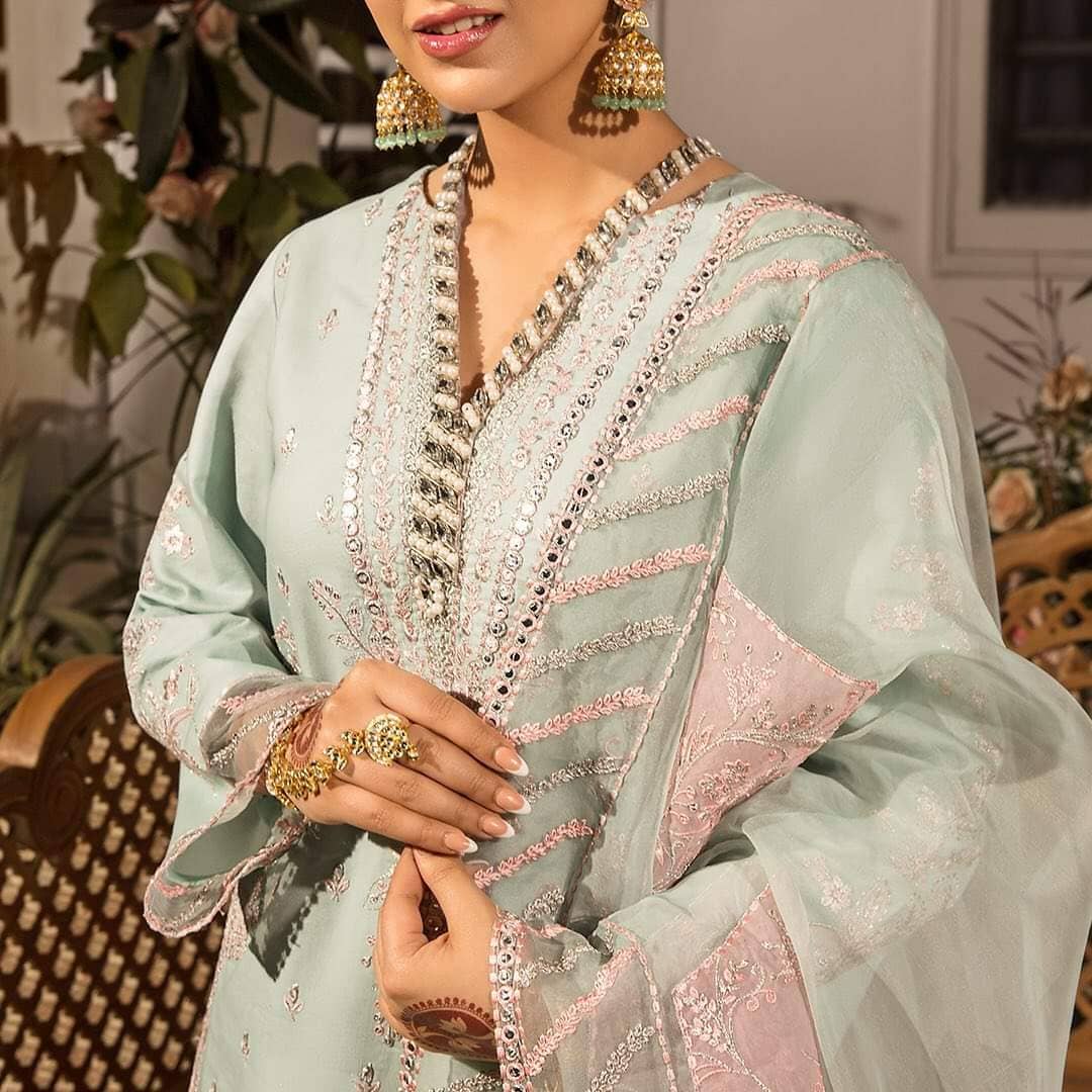 img_rang_rasiya_lawn_23_awwal_boutique