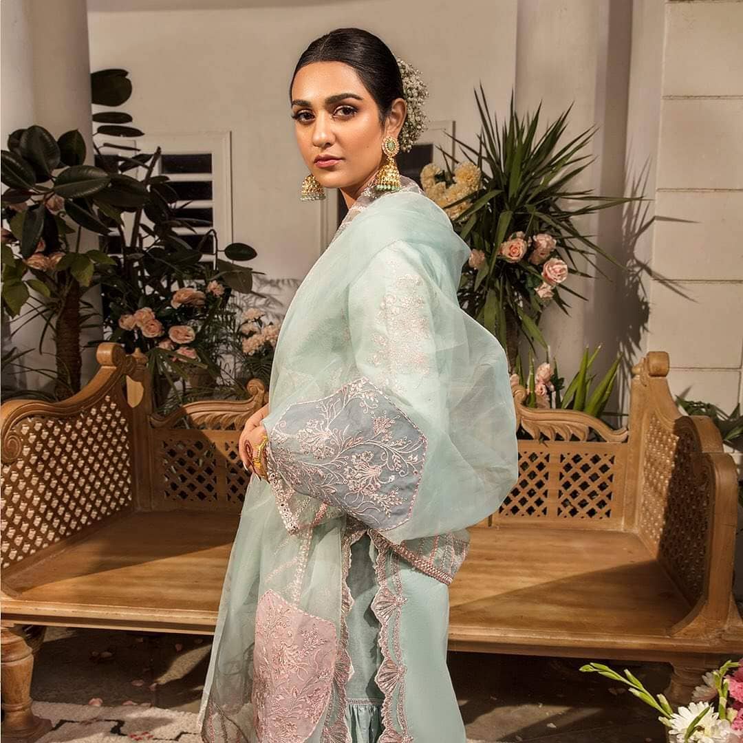 img_rang_rasiya_lawn_23_awwal_boutique