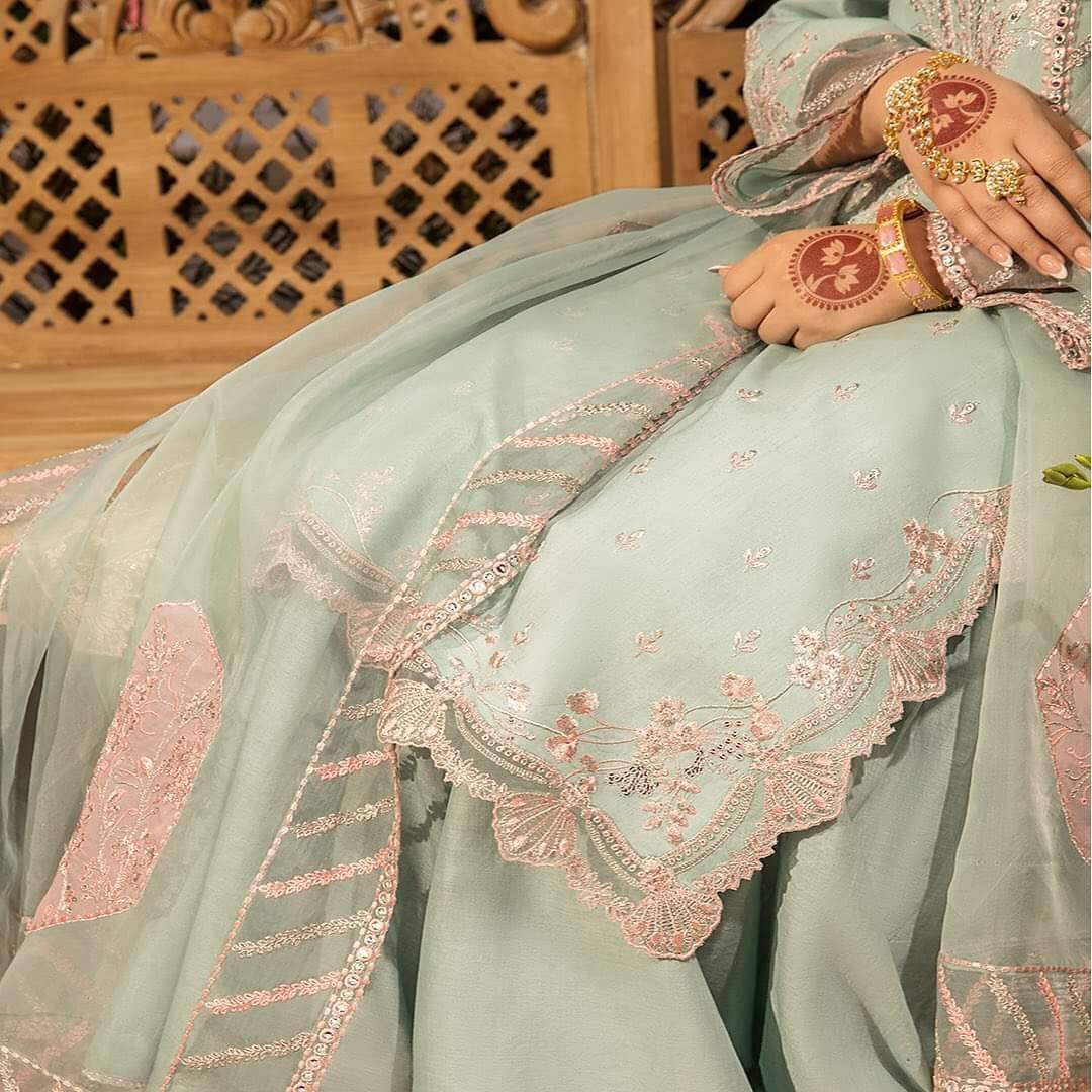 img_rang_rasiya_lawn_23_awwal_boutique