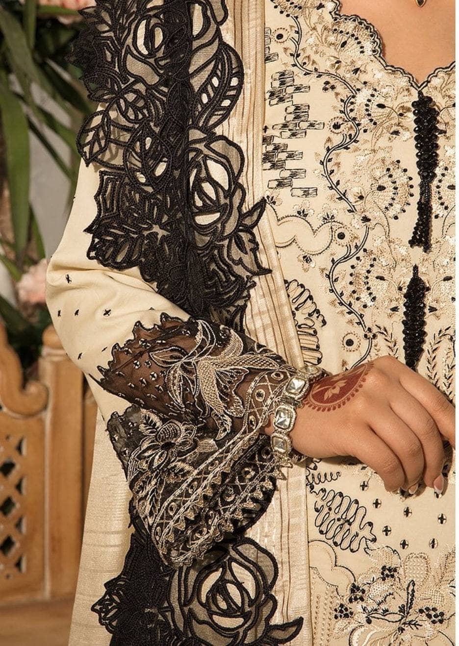 img_rang_rasiya_lawn_23_awwal_boutique