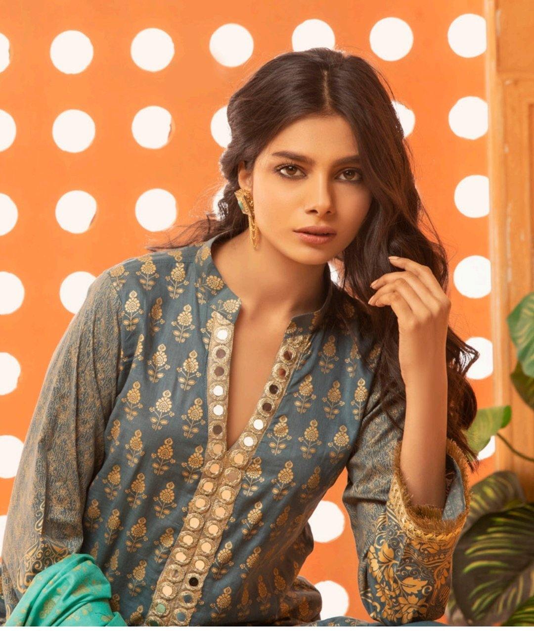 img_rangreza_banarsi_prints_on_lawn_awwal_boutique
