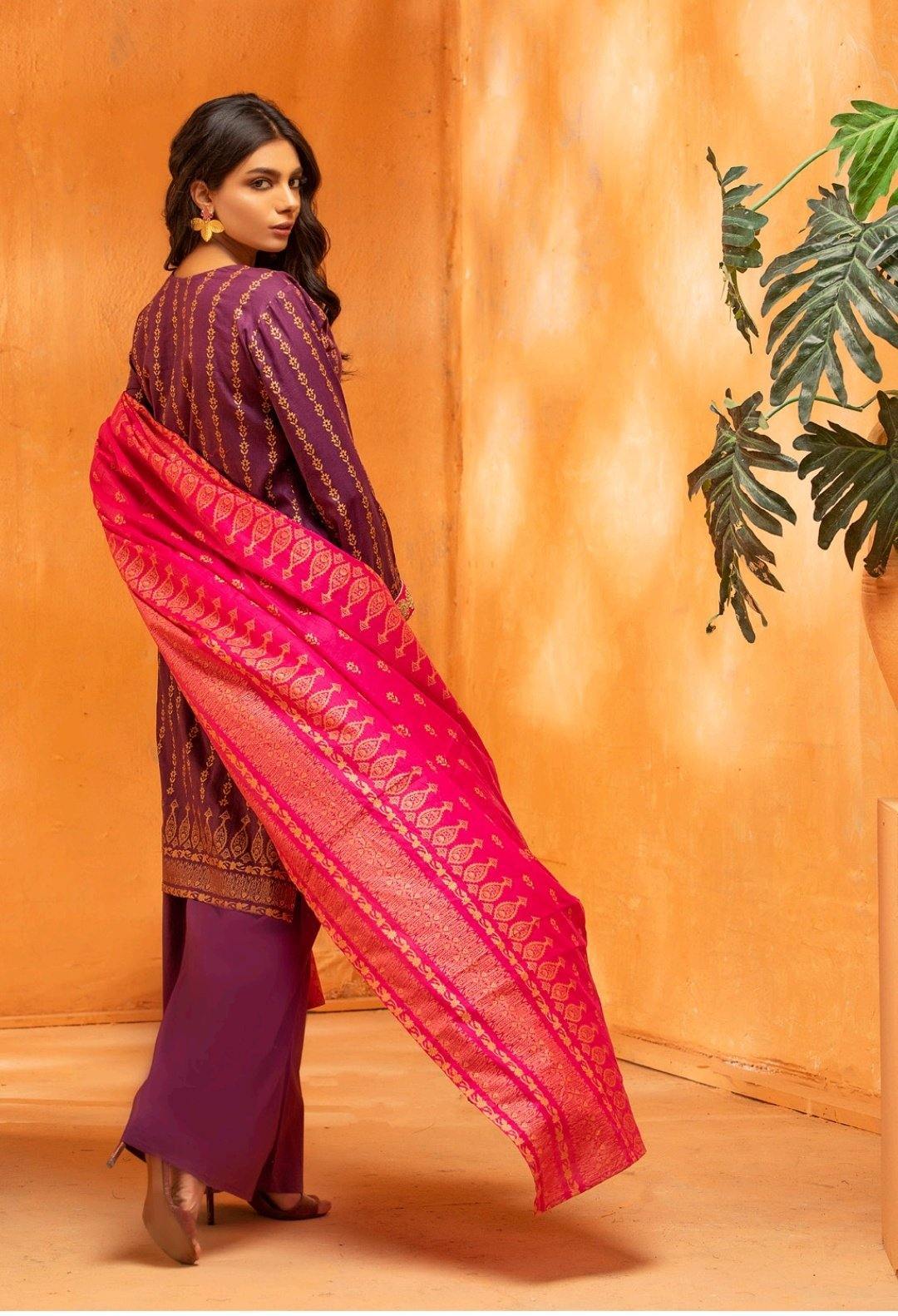 img_rangreza_banarsi_prints_on_lawn_awwal_boutique