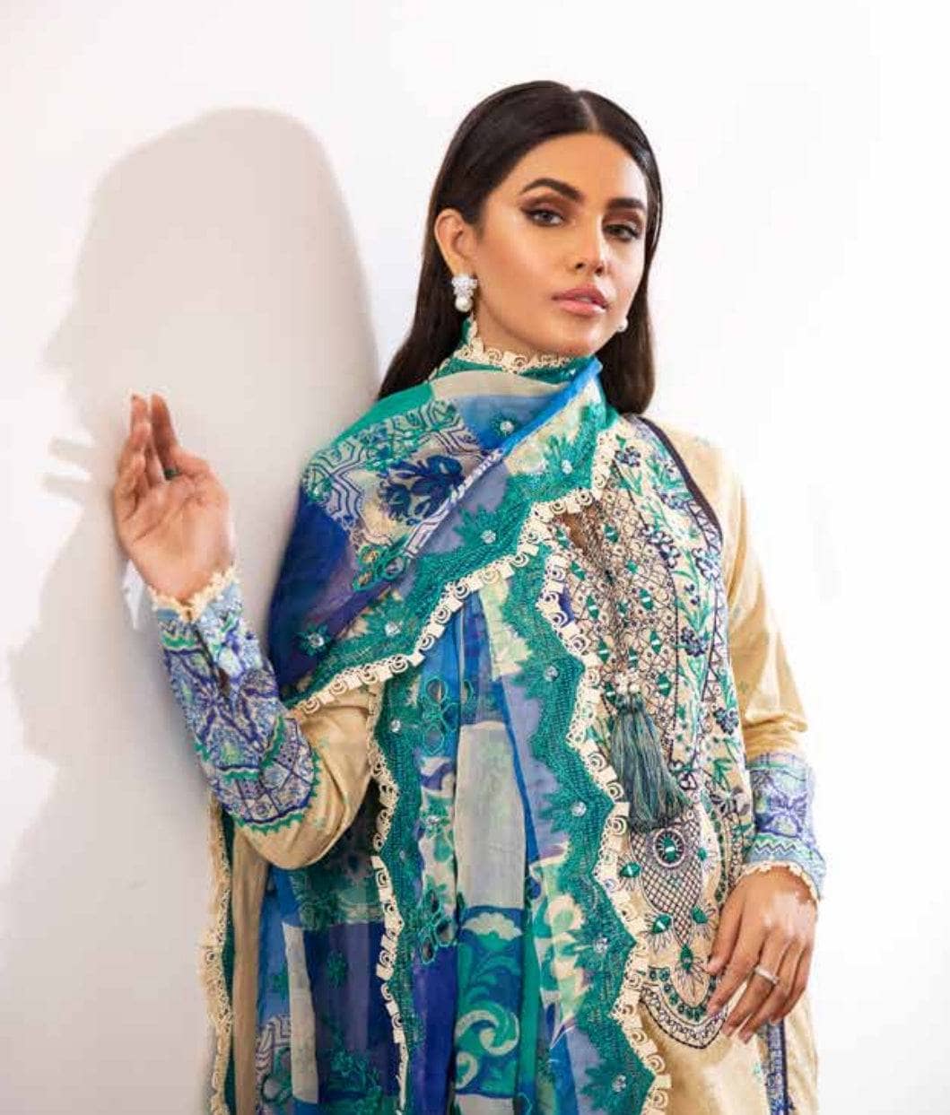 Img_afreen_by_riaz_arts_lawn_22_awwal_boutique